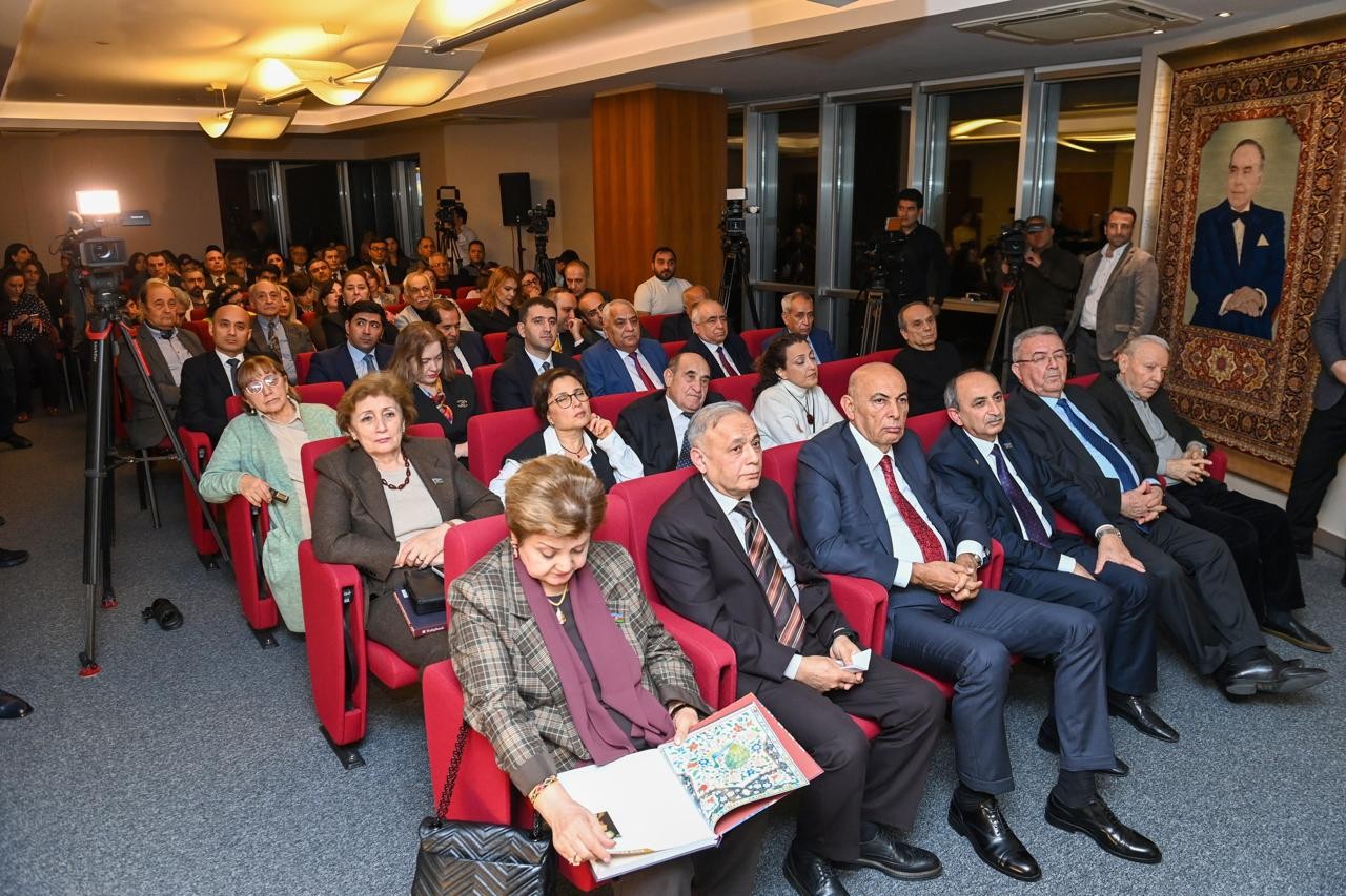 Mirzə Qədim İrəvani “Xalq Əmanəti” layihəsinin 26-cı nəşrində - FOTOLAR